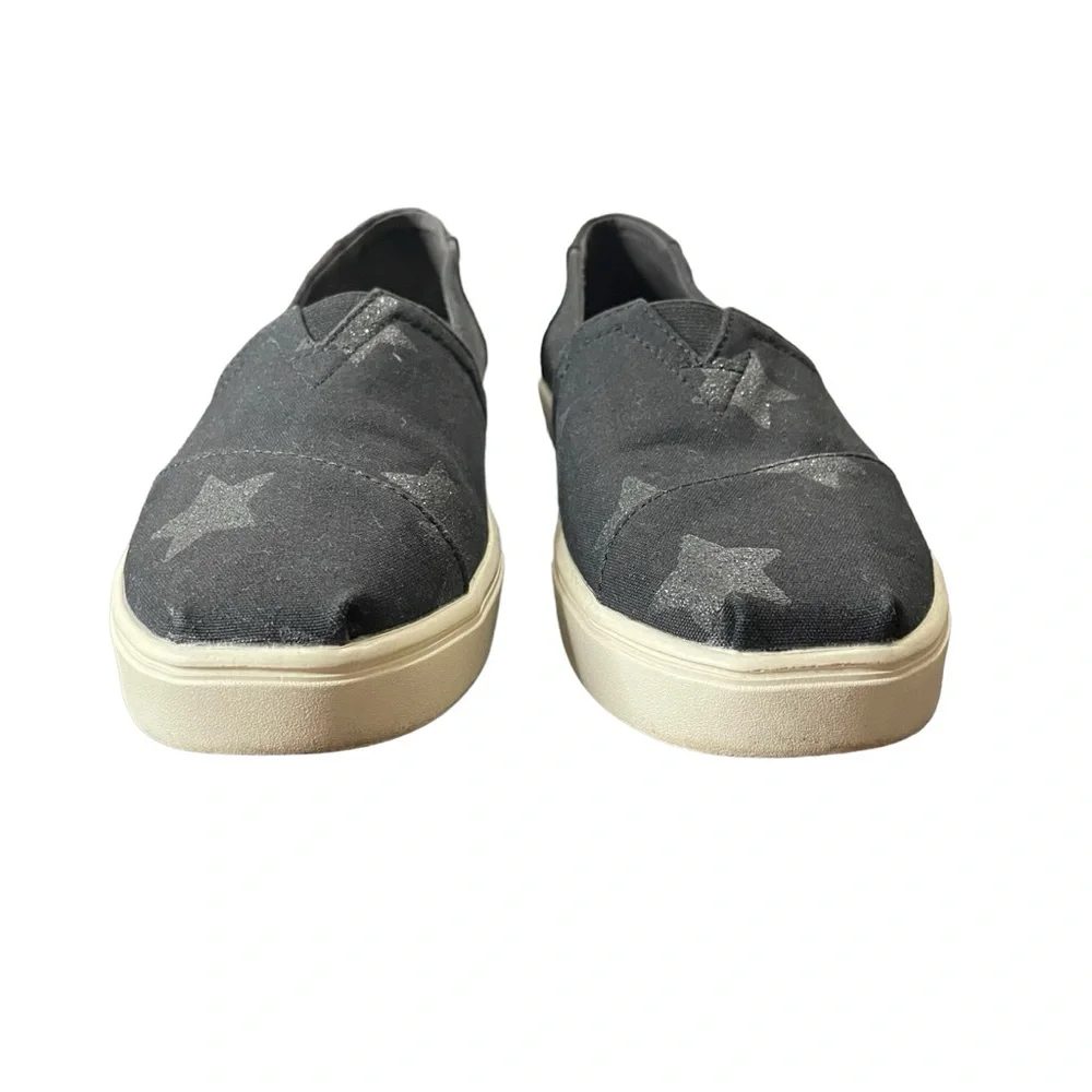 TOMS Shoes Size 7 women